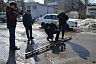 Полицейские измерили ямы на дорогах Саратова 