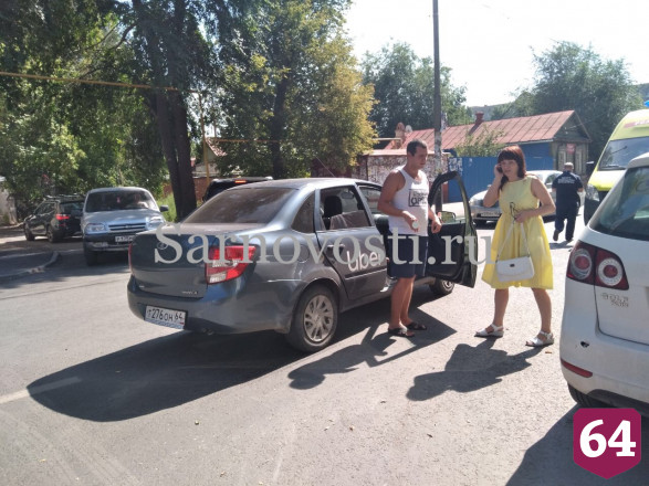 В Саратове школьник на велосипеде попал под такси Uber