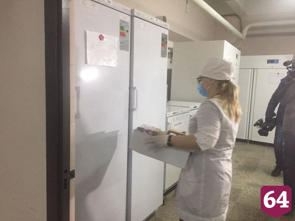 В Саратове условия хранения вакцины от коронавируса взяли на особый контроль