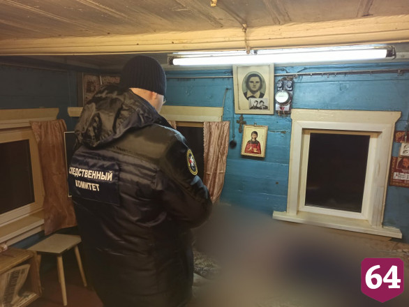 Саратовец насмерть отравился дымом рядом с тлеющим диваном