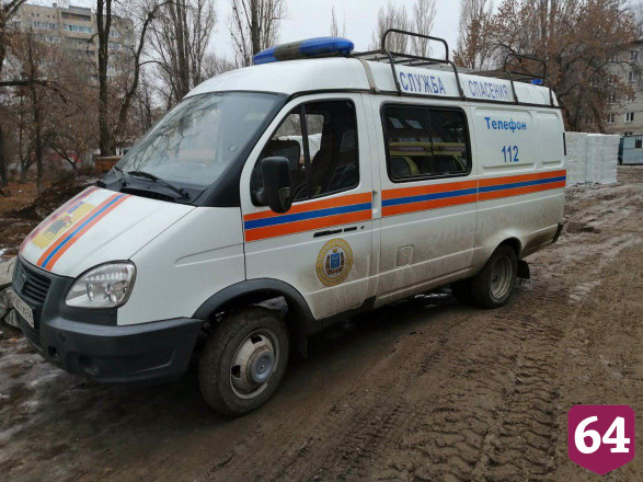 Спасатели вытащили упавшего в шахту лифта рабочего