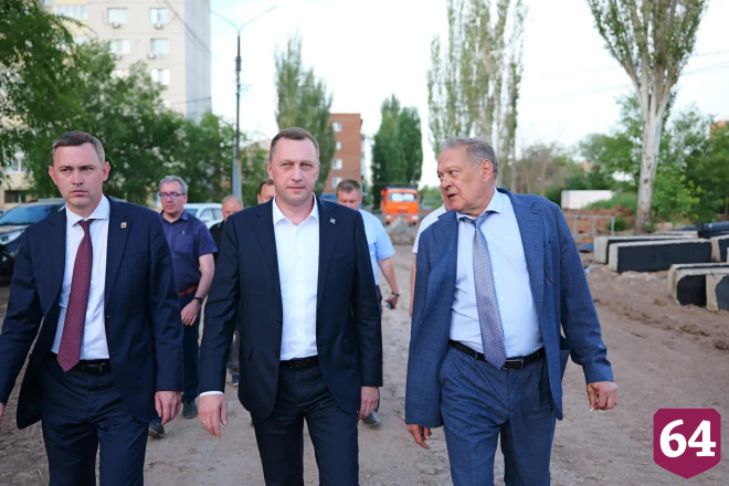 В Энгельсе завершили замену разрушенного участка коллектора