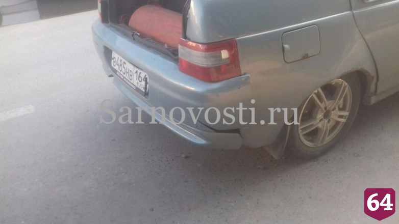 В Саратове водитель иномарки отбивался от комара и попал в ДТП