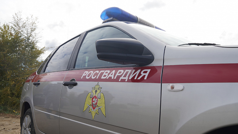 Неудачливый угонщик бросил застрявшую легковушку и попался
