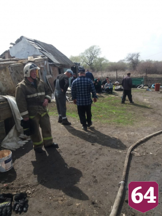 Пожар уничтожил жилой дом под Саратовом