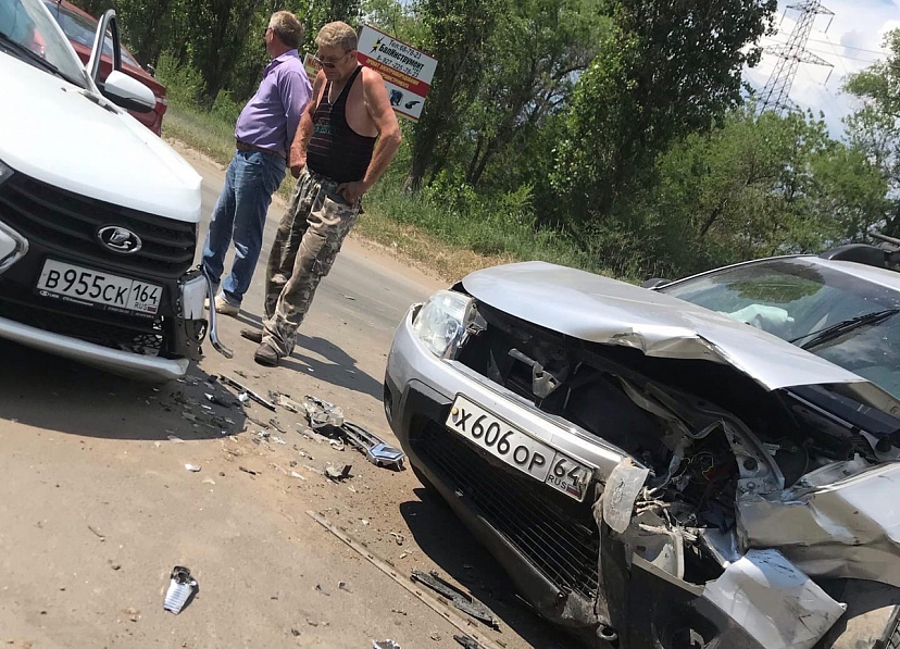 Потерявший сознание водитель устроил массовое ДТП на выезде с дач