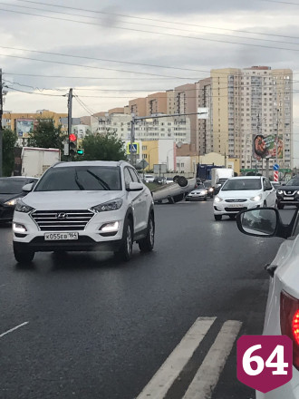 В Саратове опрокинулась на крышу «Гранта»