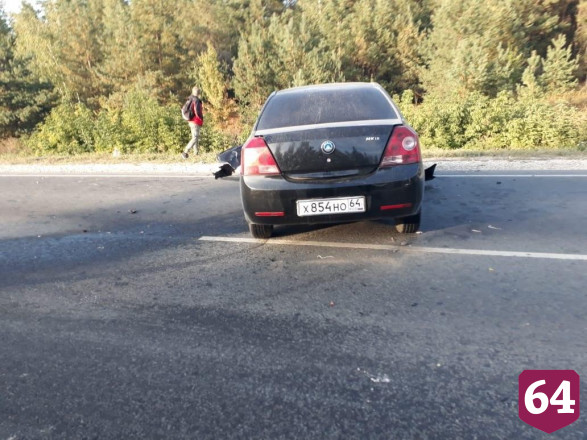Очевидцы потушили автомобиль участника массового ДТП