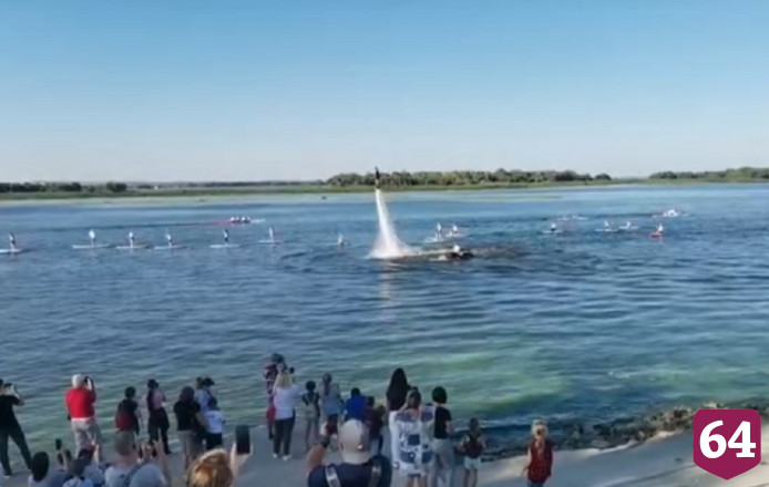 В Энгельсе летали на доске над Волгой