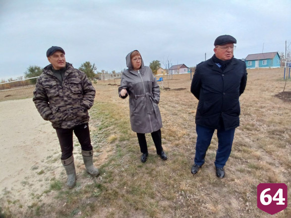 В детском лагере под Саратовом посадили липы и березы