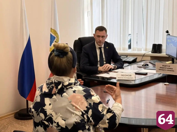 Жители пожаловались главе района на УК и демонтаж ларька