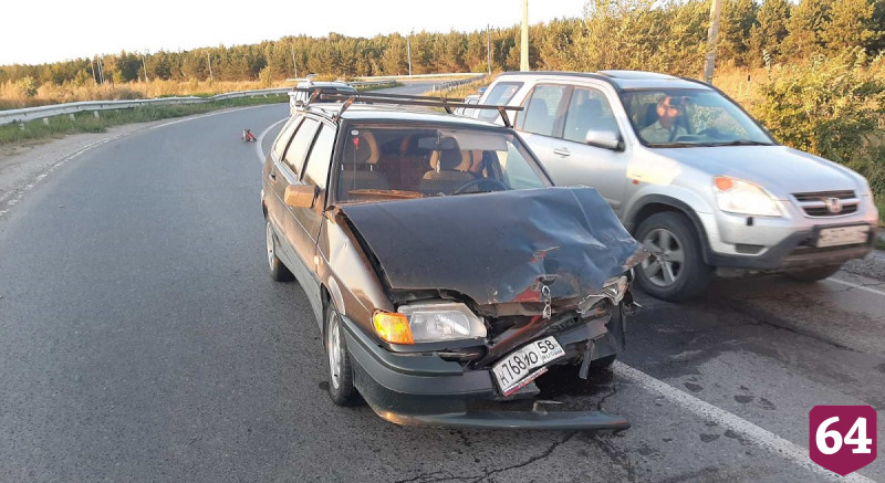 В аварии на Кумысной поляне разбилась автоледи на «Ладе» 