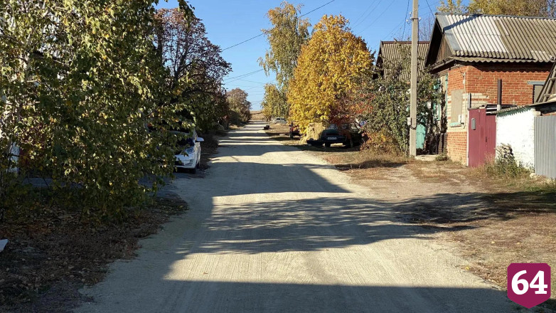 В райцентре Саратовской области завершилось щебенение дорог