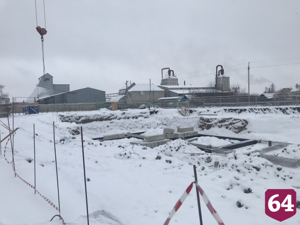 Новый корпус лицея под Саратовом строят при любой погоде