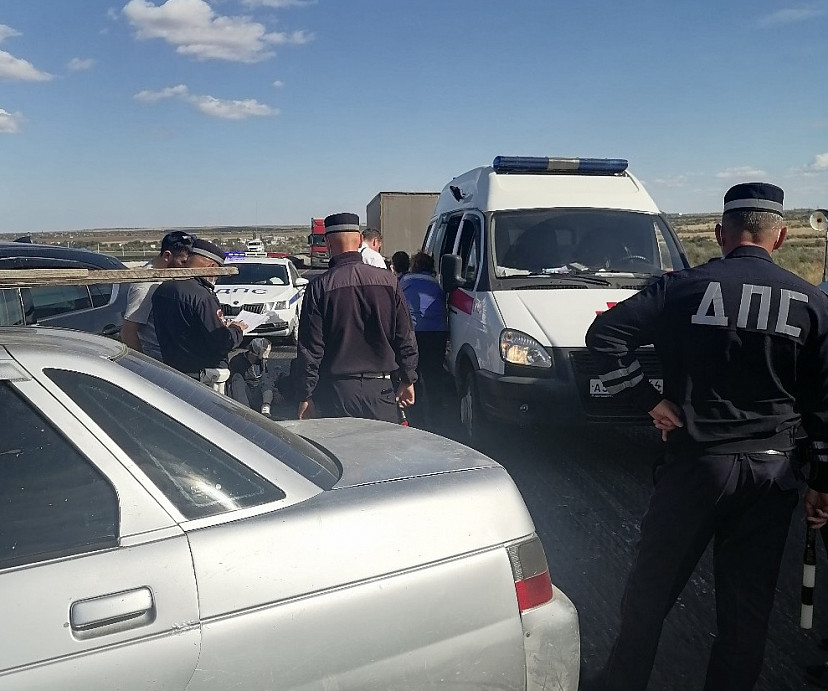 В массовом ДТП на саратовской трассе ранены трое