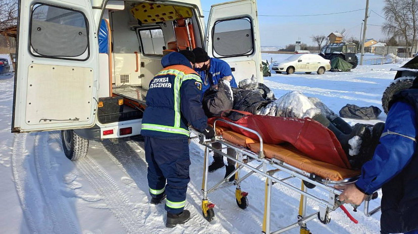 Саратовец на снегоходе подобрал мужчину с обморожением