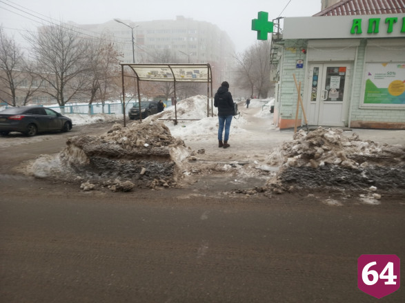 Житель Саратова чистит улицы от снега «из любви к городу»