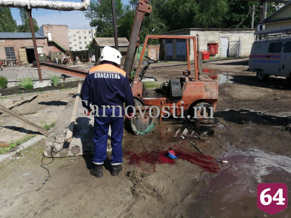 Смертью рабочего под погрузчиком заинтересовались следователи
