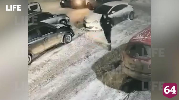 Полицейского проверят после жалоб на порчу автомобилей во дворе