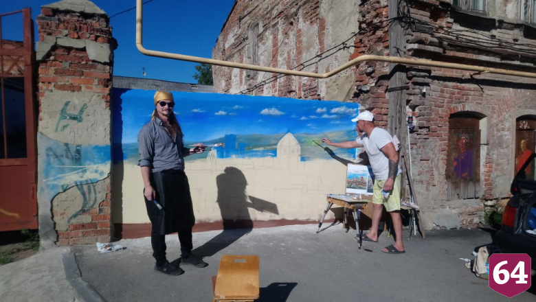 В Саратове начался сбор средств на фреску у дома «певца Волги»