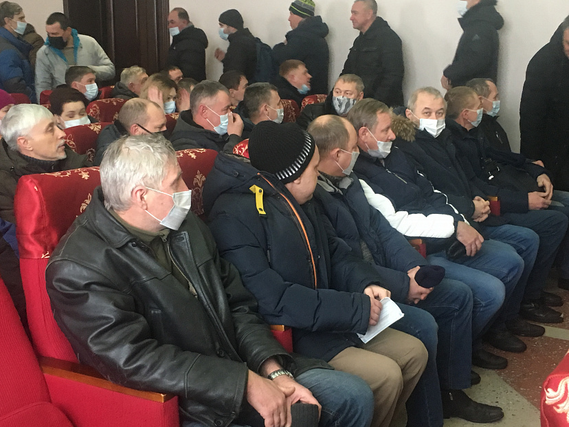 Рабочим саратовского завода РМК поступают тревожные звонки