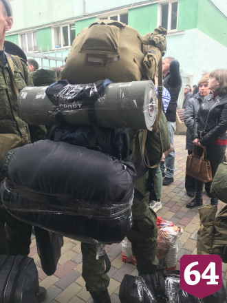 В Саратове мобилизованных провожали целыми семьями 