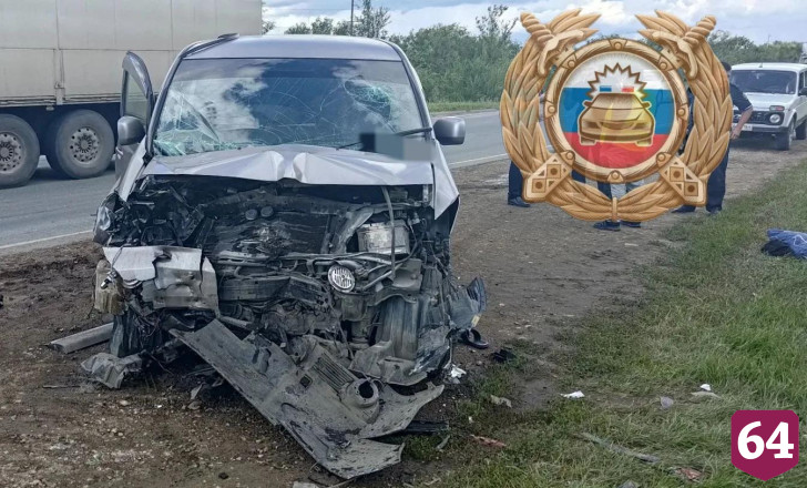 Трое взрослых и двое детей пострадали в ДТП у саратовского села