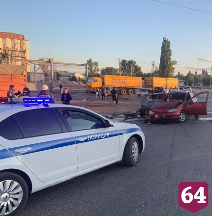 Молодой мужчина покалечился в ДТП под Саратовом