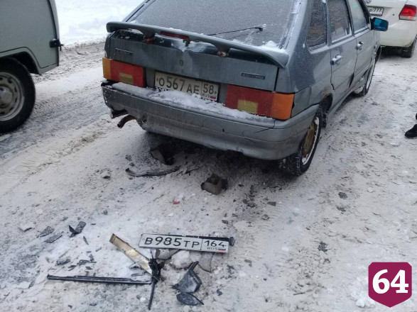 Водитель легковушки пострадал в ДТП с такси в центре Саратова