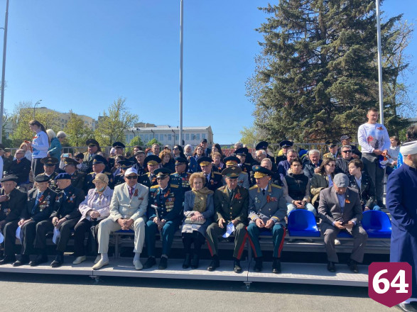 В Саратове состоялось торжественное прохождение войск в честь Дня Победы