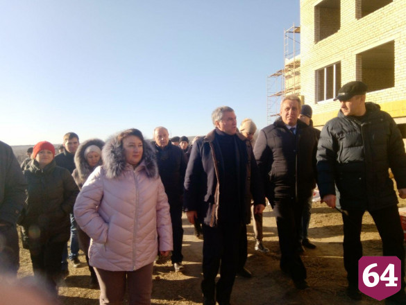 Под Саратовом спустя 15 лет возобновили строительство школы 