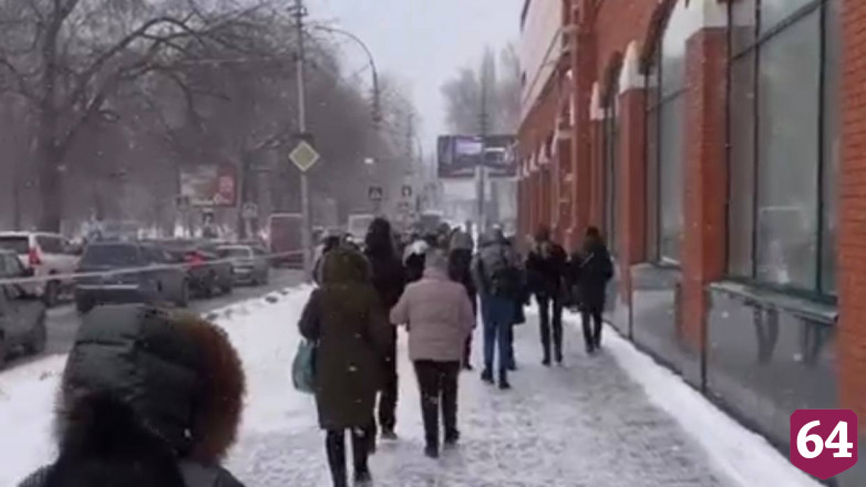В Саратове из-за сообщения о минировании эвакуируют «Триумф»
