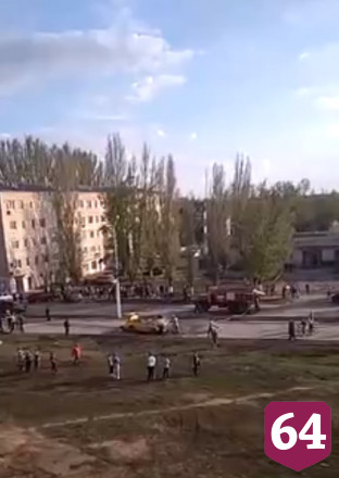 В ДТП под Саратовом иномарки выбросило на тротуар