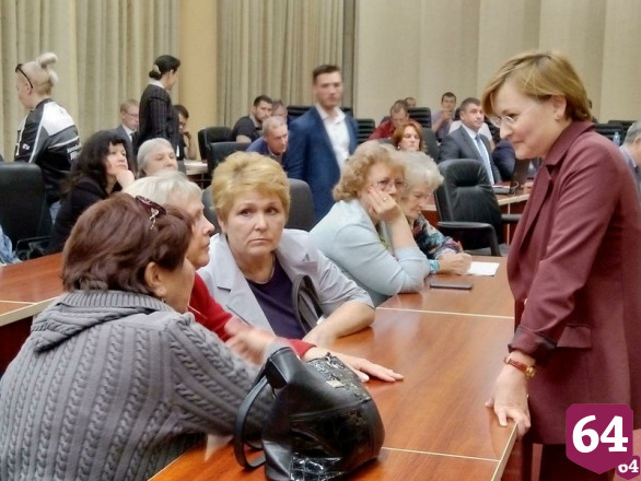 Саратовские дольщики рассказали о выросшем на месте их дома дереве 