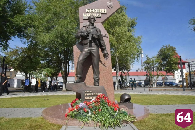 В Саратовской области открыли памятник погибшему в Беслане бойцу