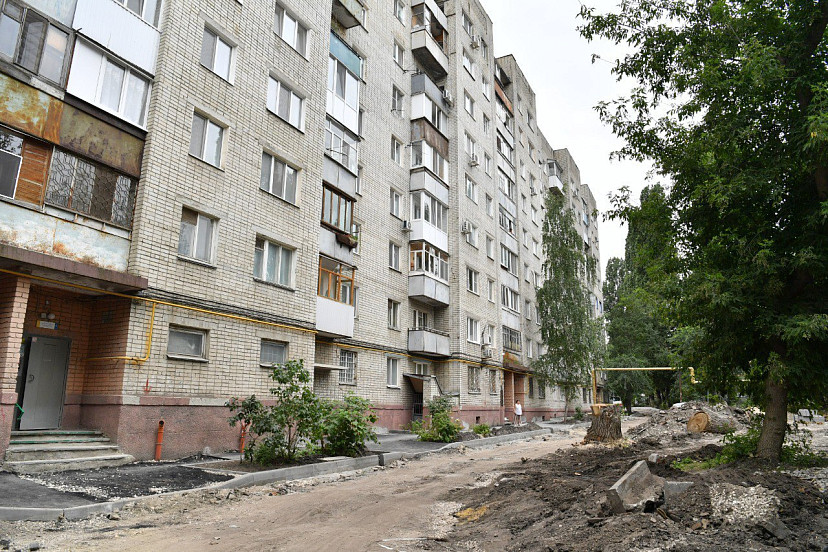 В Саратове призвали «позорить» подрядчиков за некачественный ремонт дворов