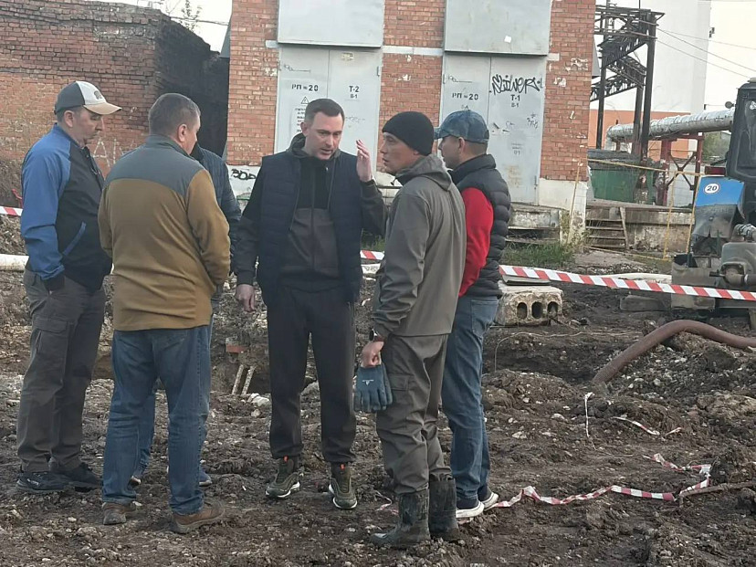 После коммунальной аварии в Энгельсе Максим Леонов объявил чиновникам выговоры