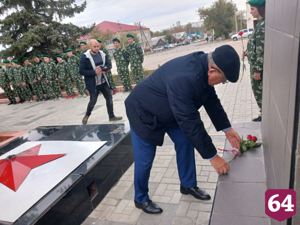 Жители саратовского поселка юбилей района посвятили участникам СВО