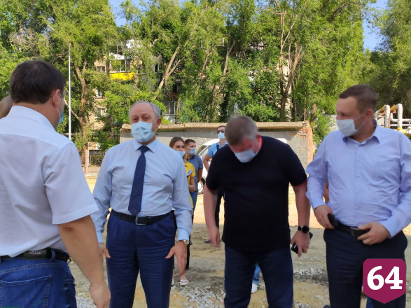 В Саратове достраивают школьный спорткомплекс с бассейном 