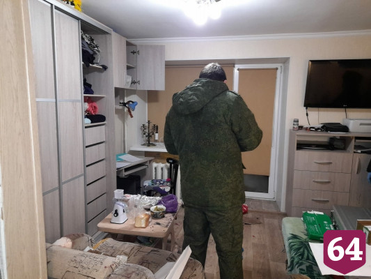 В Энгельсе пьяный мужчина убил друга молотком и ножом