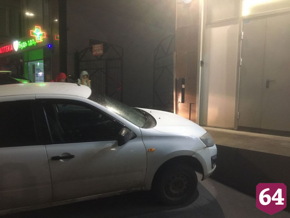В Саратове иномарка сбила двух женщин и ребенка