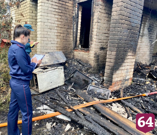 Утренний пожар на даче в Саратове унес жизнь мужчины