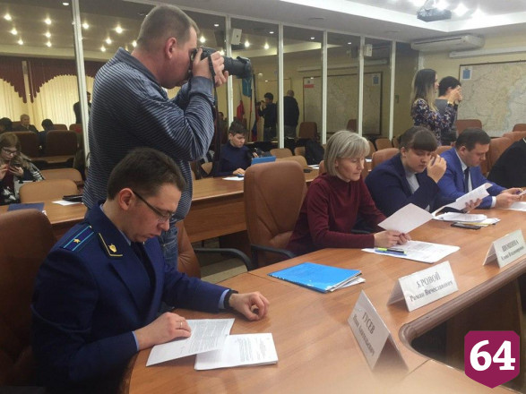 В саратовских магазинах в праздники изъяли 372 единицы никотиносодержащих смесей