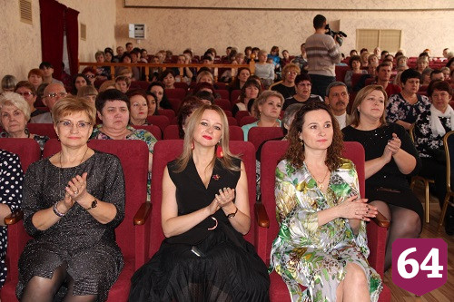 Череду праздников в Энгельсском интернате завершили большим гала-концертом
