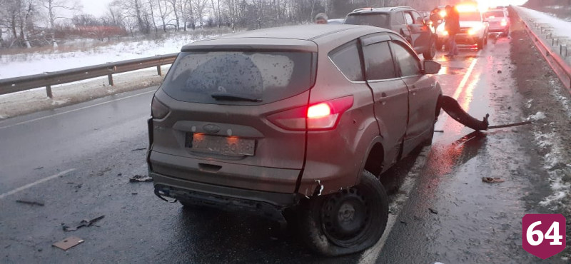 В массовом ДТП под Саратовом погиб молодой полицейский