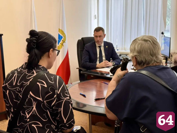 Жители пожаловались главе района на УК и демонтаж ларька