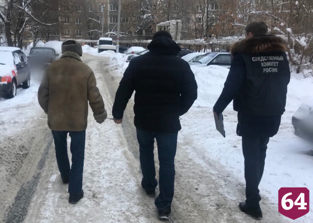 Житель Саратова перерезал сыну горло и сбросил в овраг 