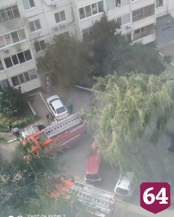 Пожарные отбили от огня квартиру в многоэтажке