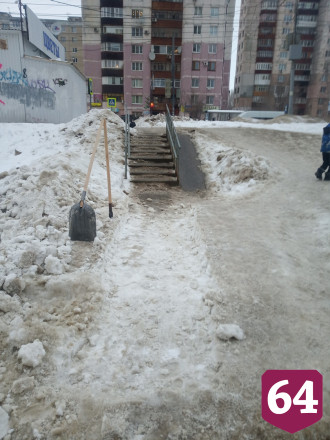 Житель Саратова чистит улицы от снега «из любви к городу»
