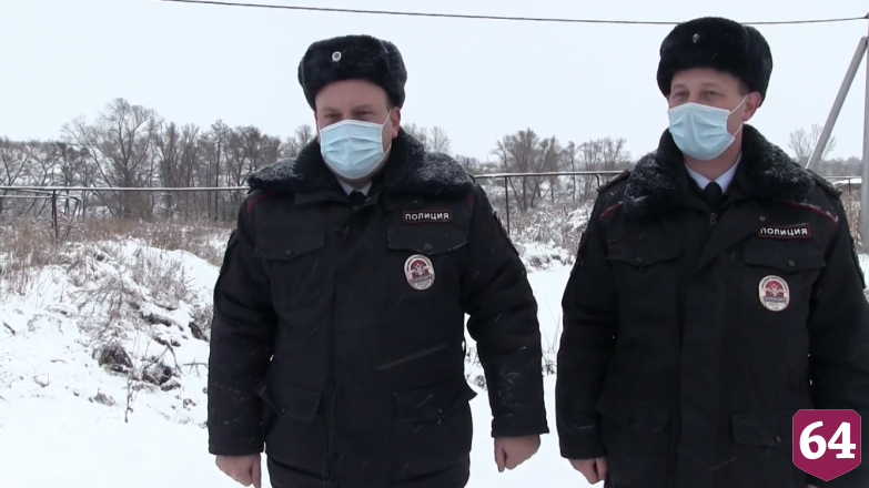 Полицейские спасли водителя внедорожника после аварии